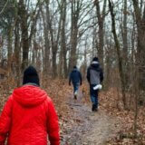 歩くペースを合わせない人